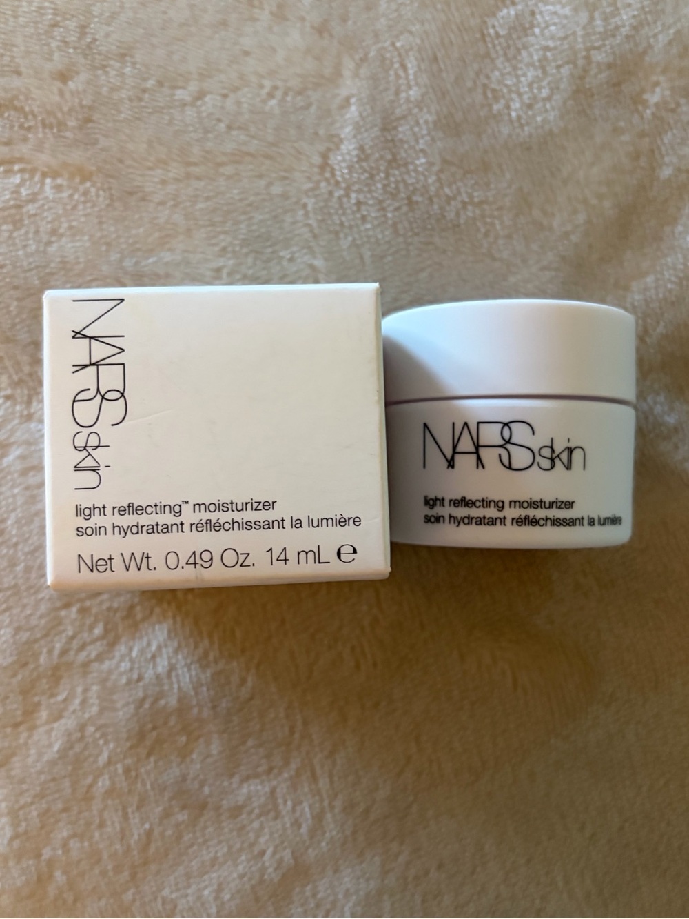 NARS Skin Light Reflecting Moisturizer - Deluxe Trial Size (14 mL / 0.49 Oz.)